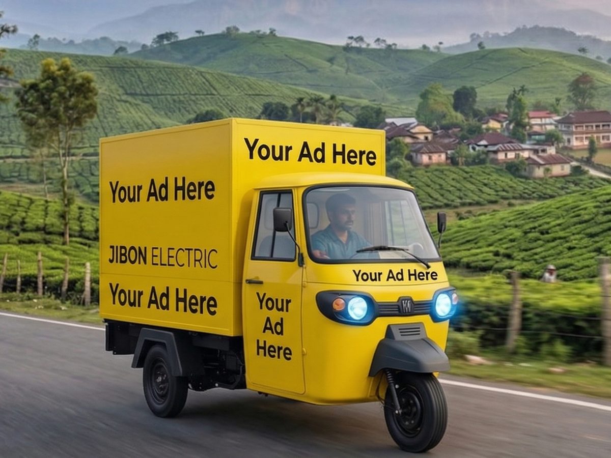 Jibon Electric cargo three-wheeler on a hill road